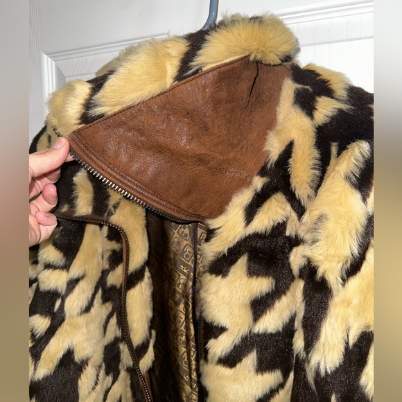 Marc Ecko Industrial faux fur and leather jacket. Size L. Mid length. - Picture 9 of 16